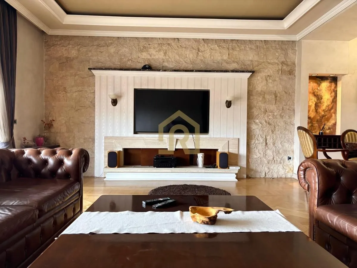 Izdavanje, stan, 240m², Crveni Krst, Beograd