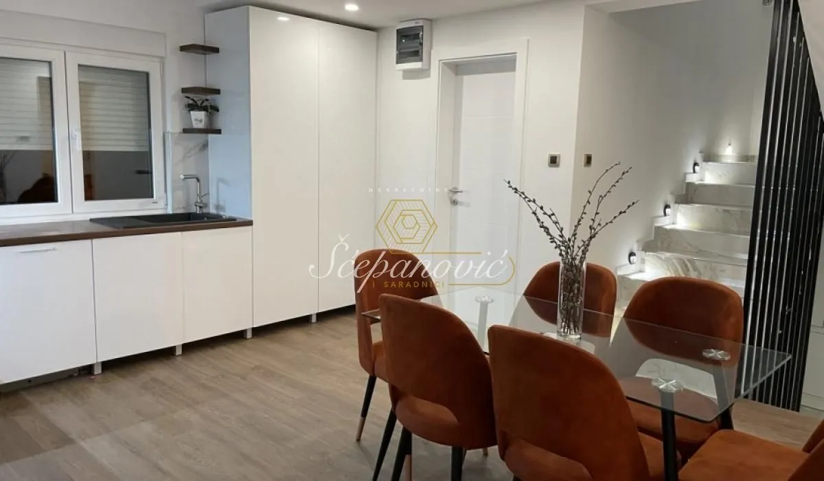 Prodaja, kuća, 280m², Sremska Kamenica, Petrovaradin