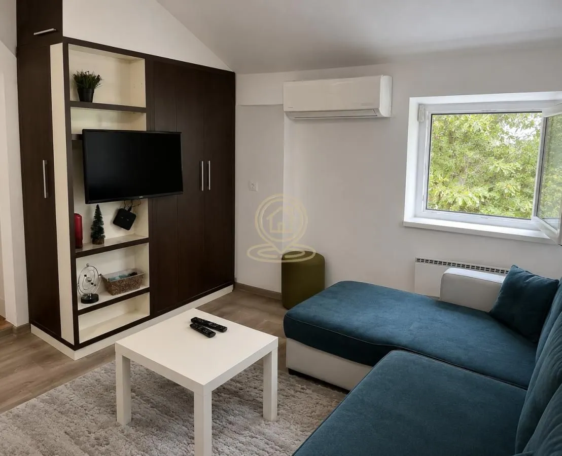 Rent, four bedroom apartment, 65m², Stari Grad, Beograd