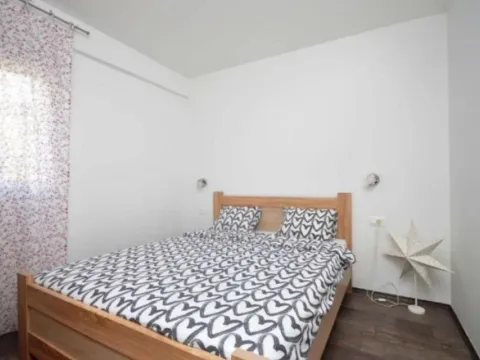 Rent, one bedroom apartment, 45m², Dumidran, Tivat - image 4