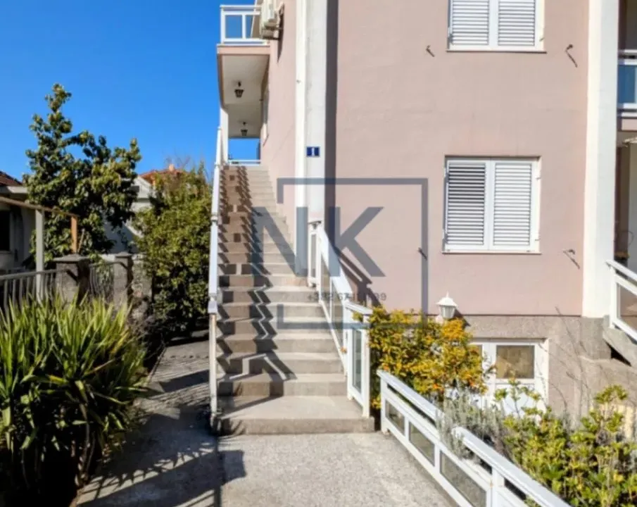 Prodaja, trosoban stan, 102m², Stari Aerodrom, Podgorica