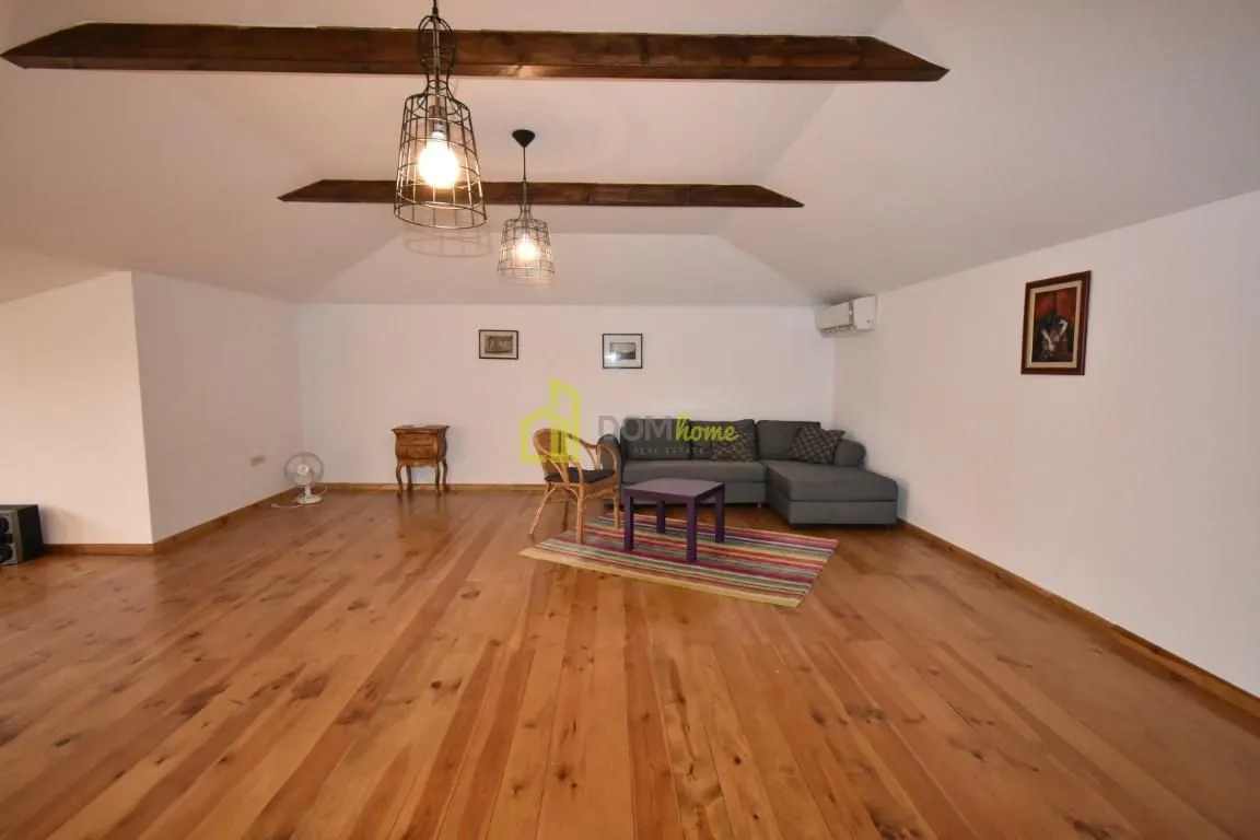 Sale, house, 191m², Tološi, Podgorica