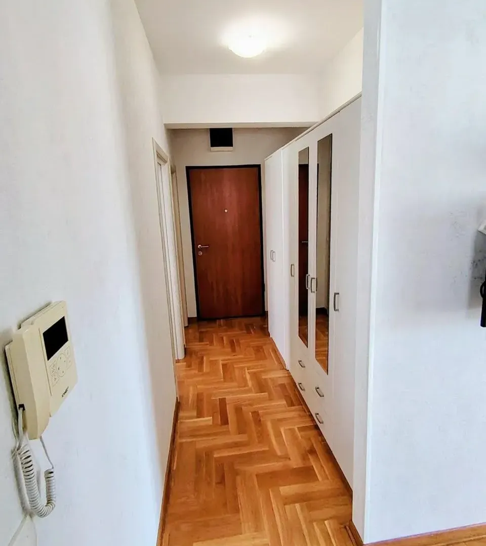 Rent, two bedroom apartment, 55m², Maslinjak, Budva