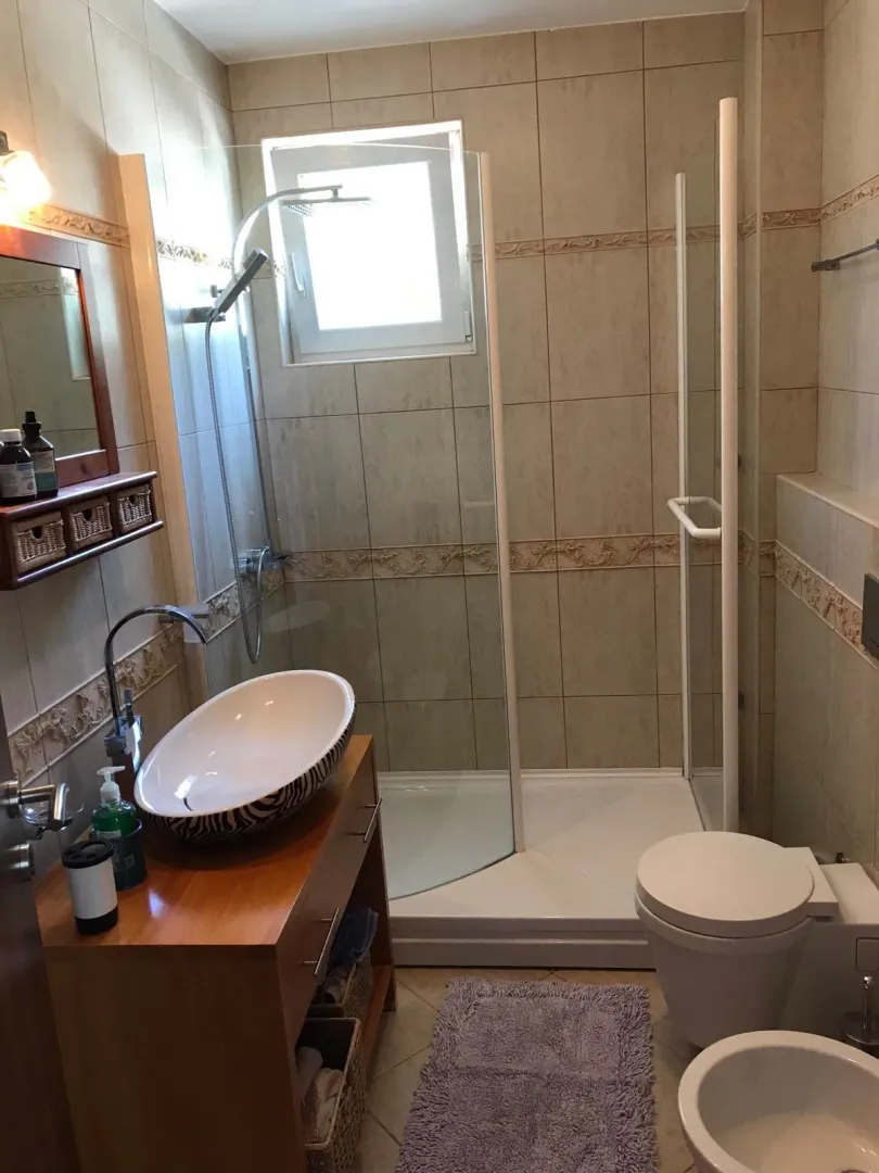 Izdavanje, kuća, 200m², Rafailovići, Budva