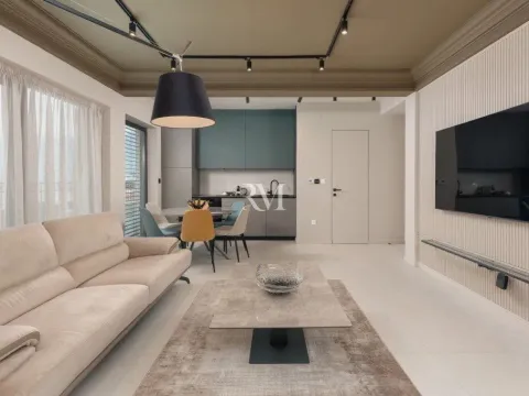 Sale, three bedroom apartment, 192m², Dobrota, Kotor - image 4