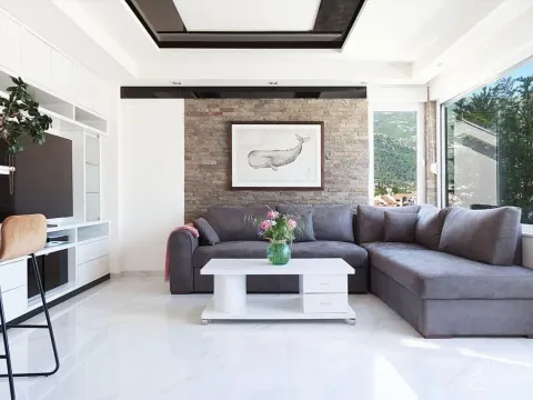 Prodaja, trosoban stan, 85m², Centar, Budva