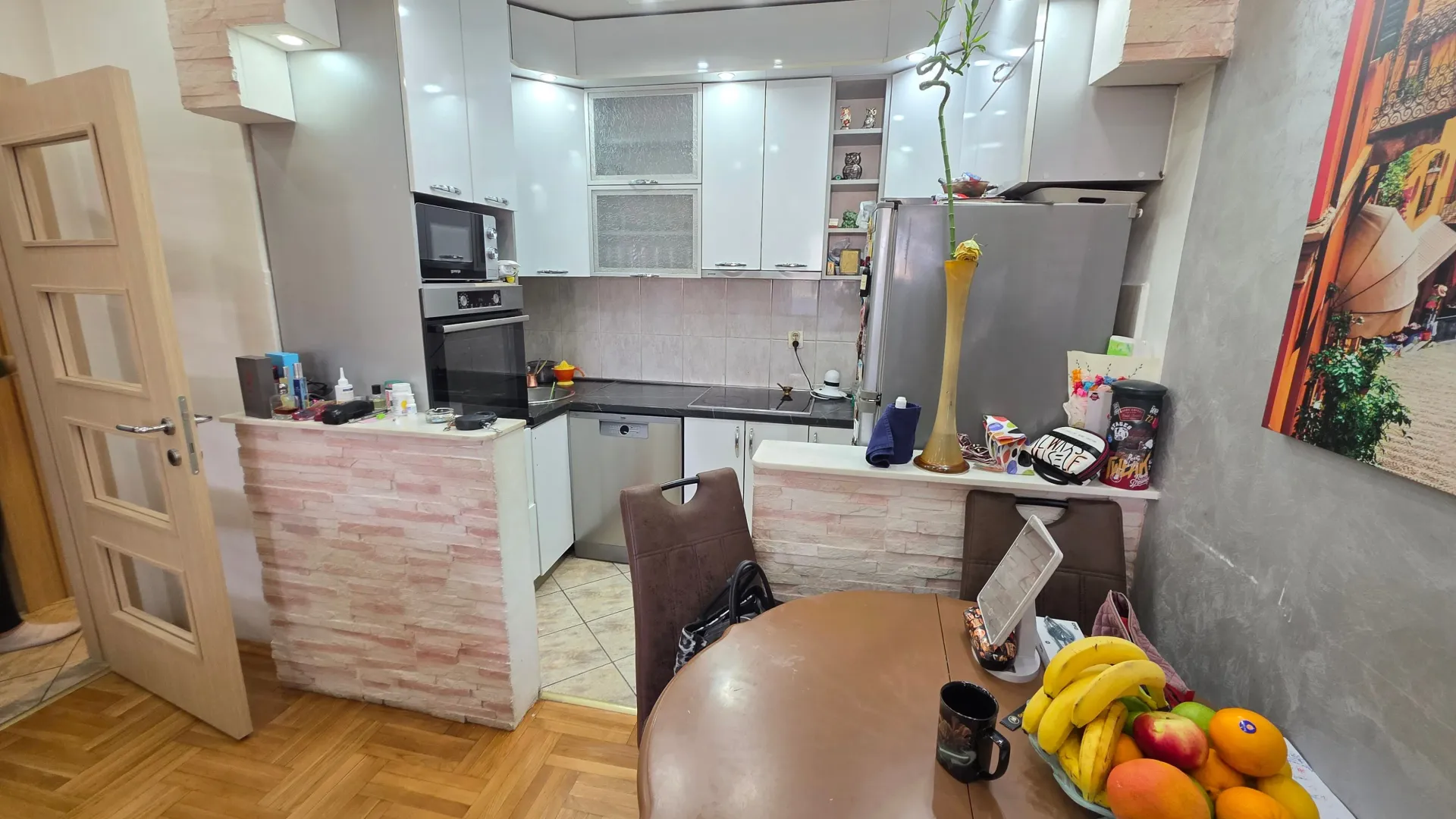 Prodaja, dvosoban stan, 83m², Krivi Most, Podgorica
