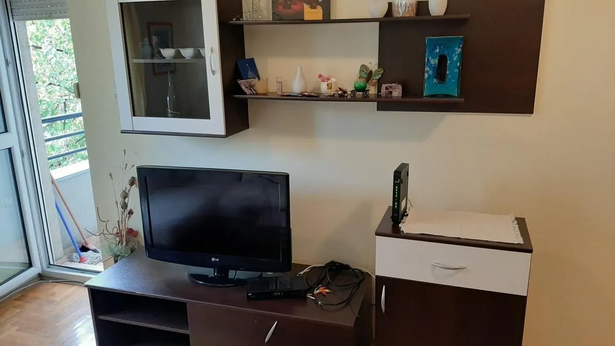 Izdavanje, jednosoban stan, 37m², Centar, Novi Sad