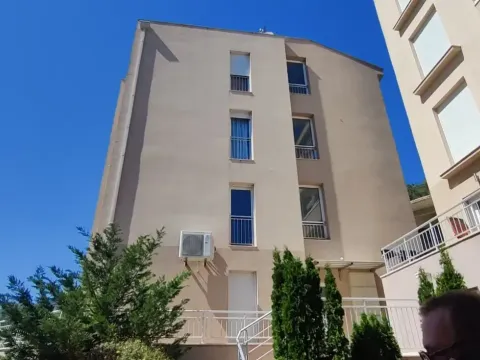 Prodaja, stan, 65m², Tivat, Crna Gora - image 2