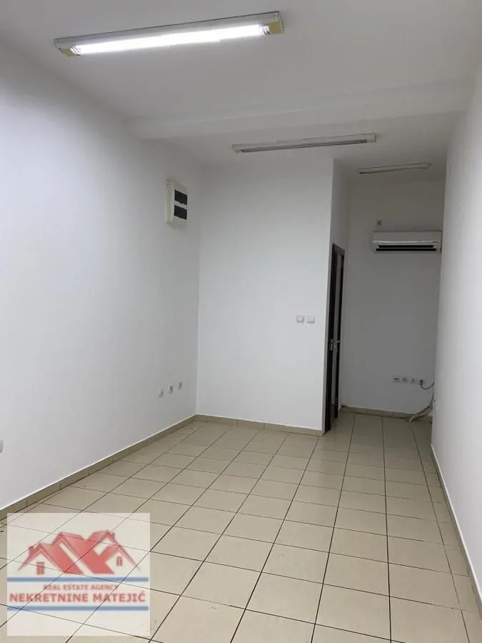 Sale, office space, 21m², Centar, Kragujevac