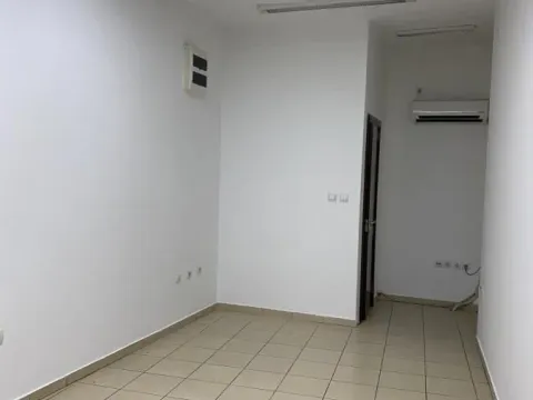 Prodaja, poslovni prostor, 21m², Centar, Kragujevac - image 3