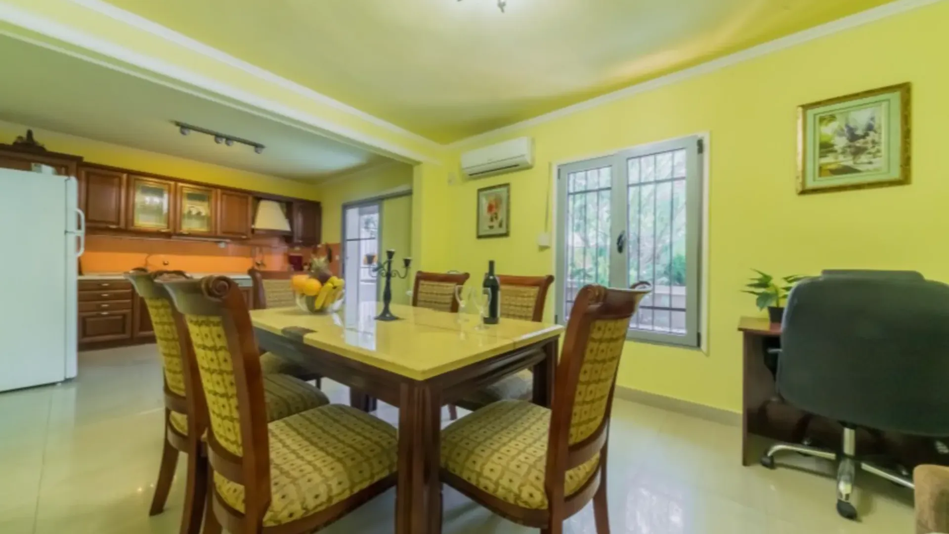 Rent, house, 220m², Đuraševići, Tivat