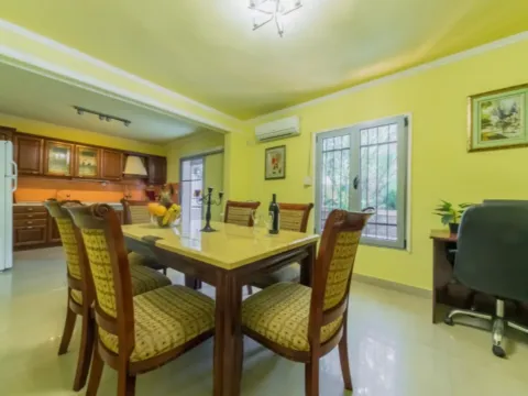 Rent, house, 220m², Đuraševići, Tivat - image 4