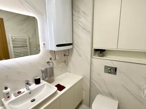 Sale, one bedroom apartment, 45m², City Kvart, Podgorica - image 9