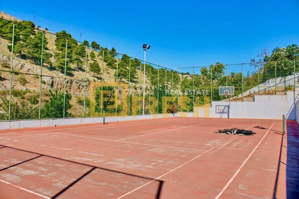 Sale, house, 300m², Zagorič, Podgorica
