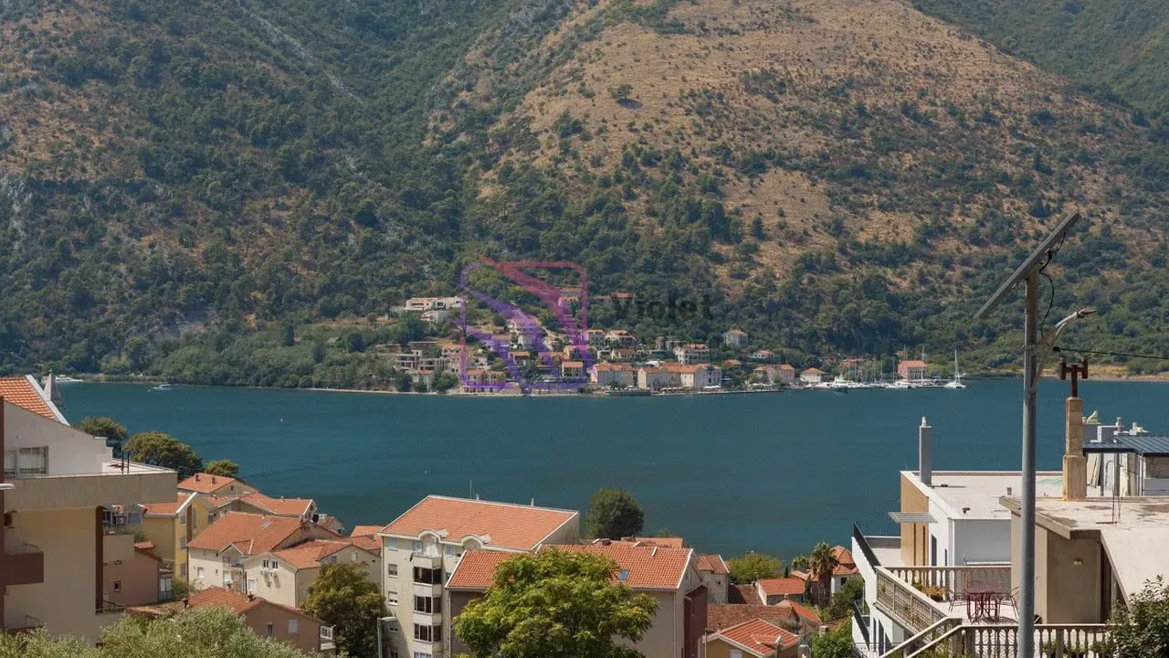 Sale, one bedroom apartment, 50m², Dobrota, Kotor