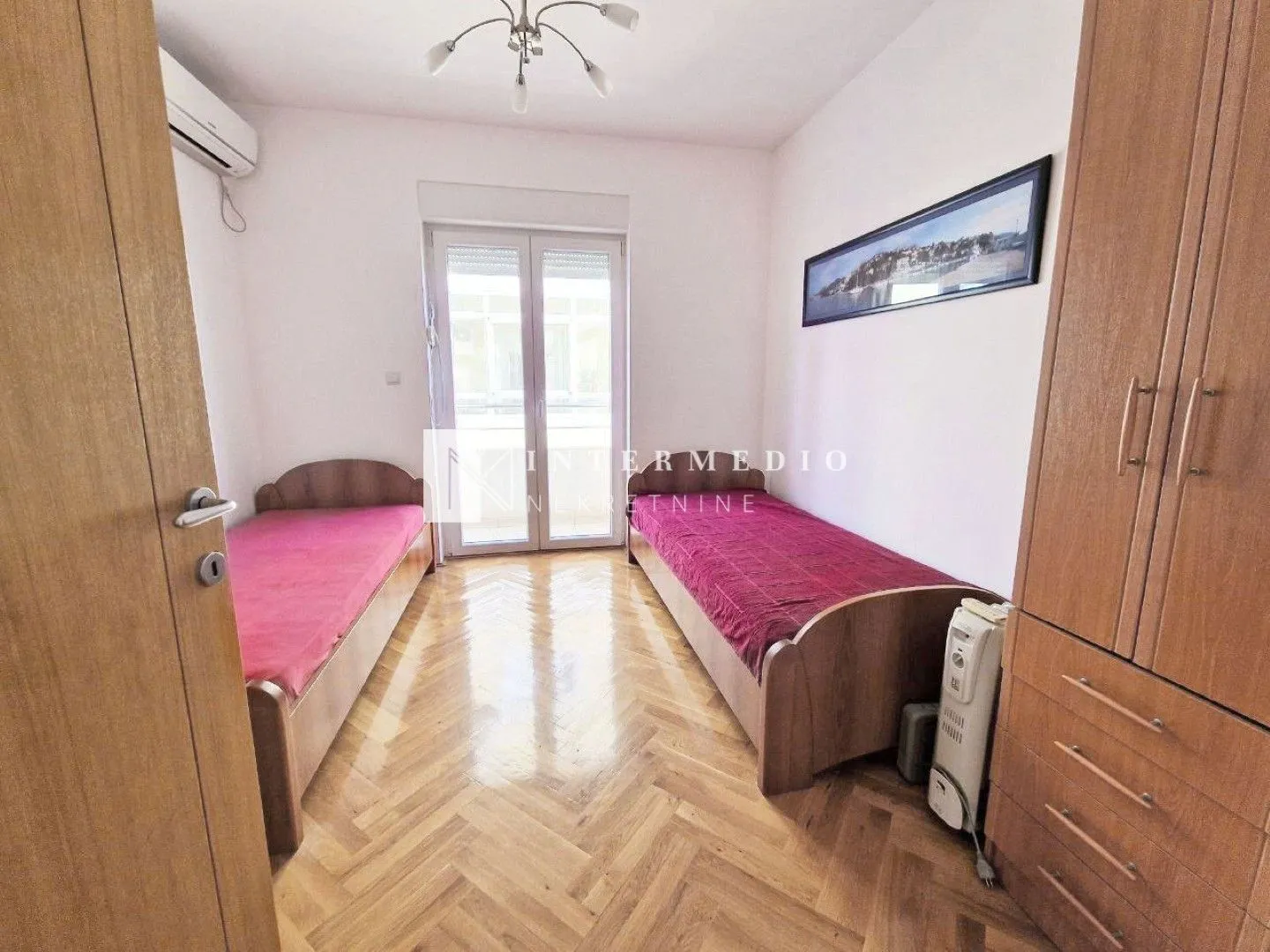 Izdavanje, dvosoban stan, 91m², Topla, Herceg Novi