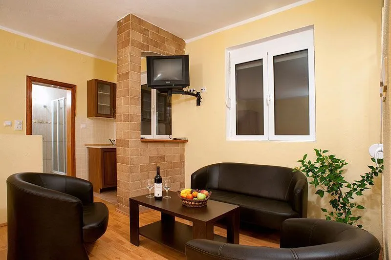 Prodaja, ugostiteljski objekat, 1723m², Buljarica, Budva