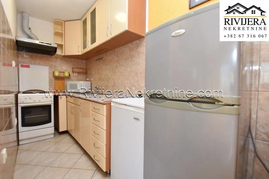 Prodaja, dvosoban stan, 70m², Đenovići, Herceg Novi
