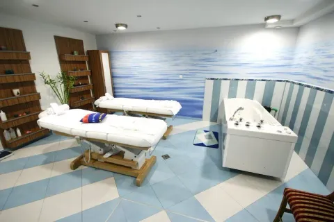 Sale, office space, 327m², Blok 5, Podgorica - image 9
