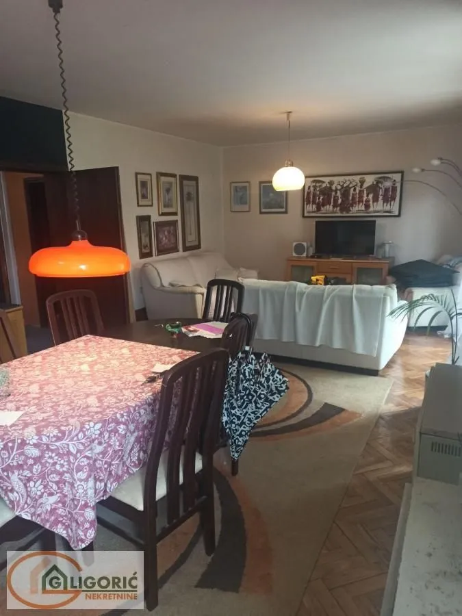 Prodaja, kuća, 204m², Grocka, Beograd