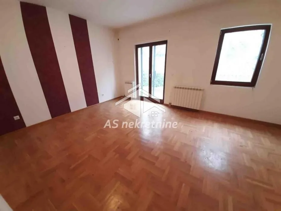 Izdavanje, kuća, 220m², Savski Venac, Beograd