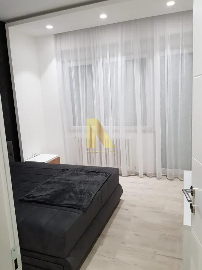 Izdavanje, trosoban stan, 80m², Stari grad, Novi Sad