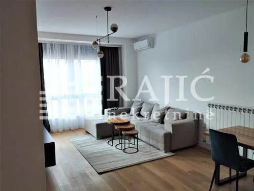 Izdavanje, dvosoban stan, 47m², Tošin bunar, Novi Beograd Sve Podlokacije