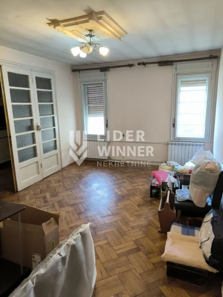 Sale, three bedroom apartment, 77m², Stari Grad, Beograd