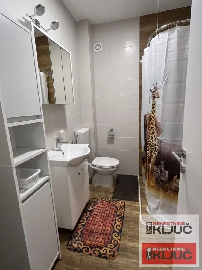 Izdavanje, dvosoban stan, 56m², Grbavica, Novi Sad Sve Podlokacije