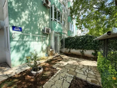 Izdavanje, dvosoban stan, 68m², Stari Aerodrom, Podgorica - image 13