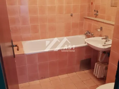 Izdavanje, trosoban stan, 96m², Železnička Stanica, Novi Sad Sve Podlokacije - image 11