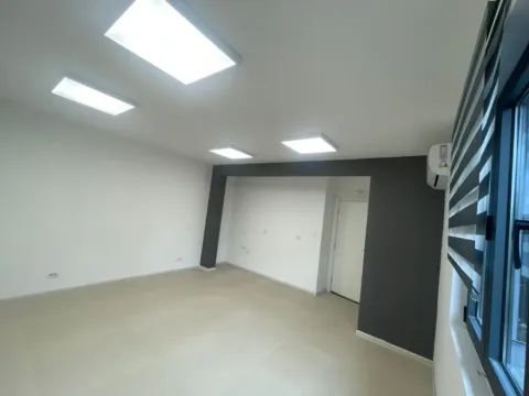 Izdavanje, poslovni prostor, 60m², Centar, Podgorica - image 4