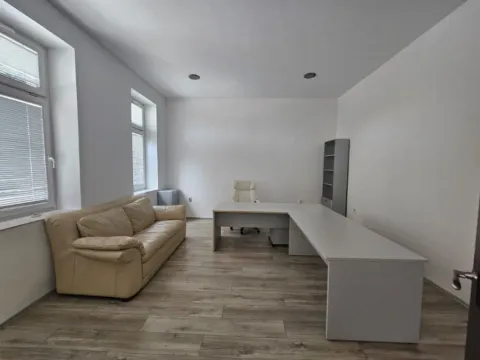 Izdavanje, poslovni prostor, 30m², Centar, Podgorica - image 2