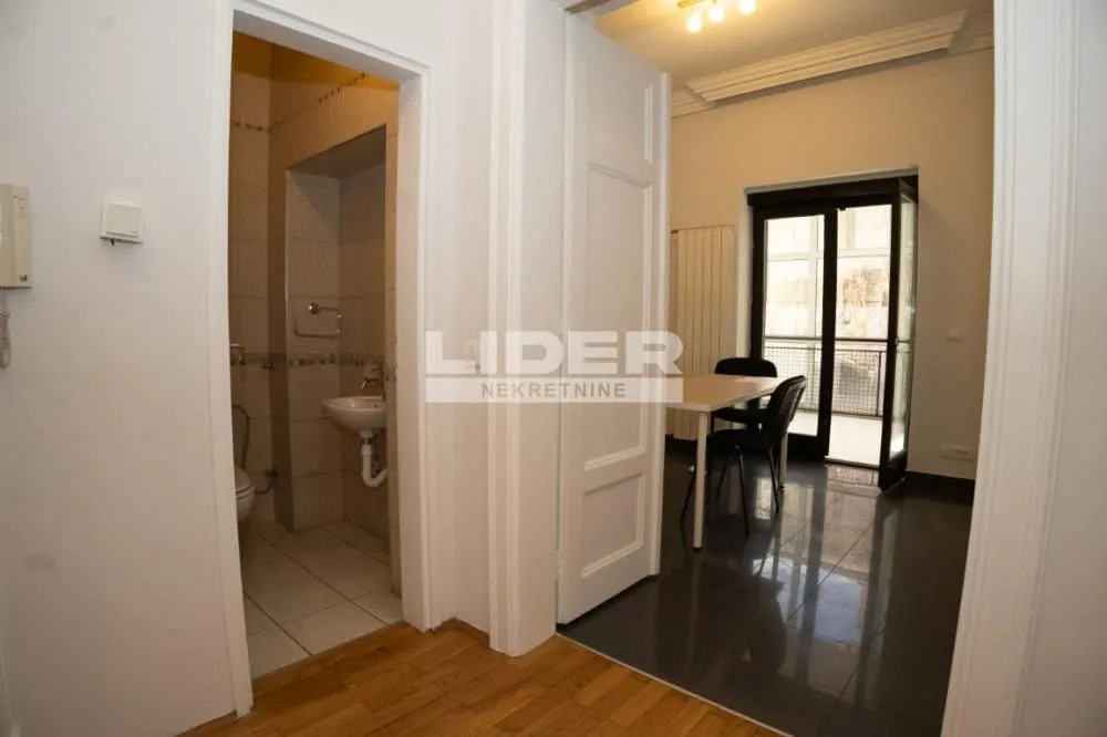 Izdavanje, kuća, 550m², Autokomanda, Voždovac Sve Podlokacije