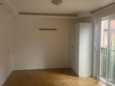 Izdavanje, trosoban stan, 64m², Stari grad, Novi Sad - image 4