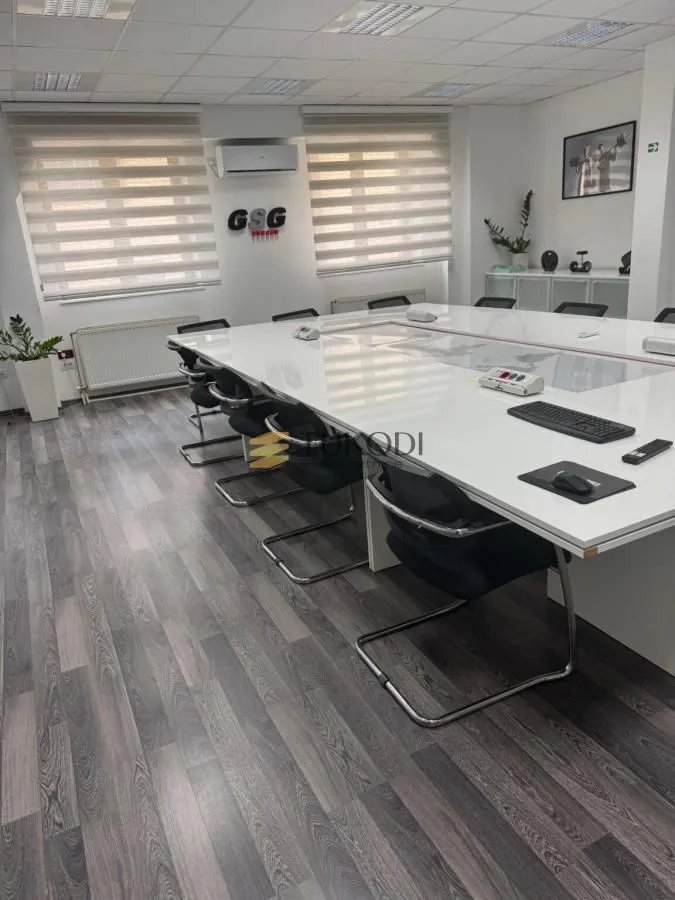 Rent, office space, 780m², Novo naselje, Novi Sad