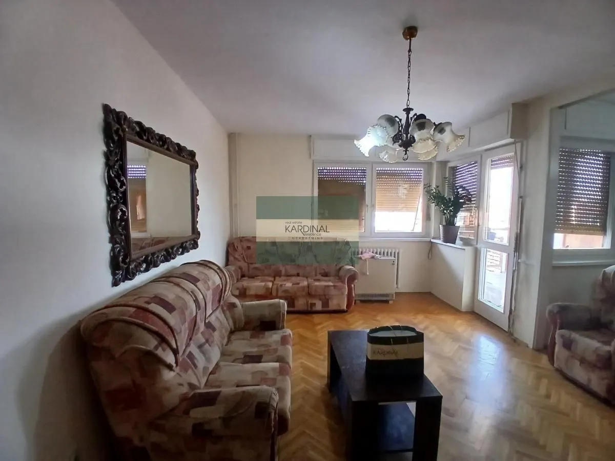Prodaja, trosoban stan, 75m², Strelište, Jagodina