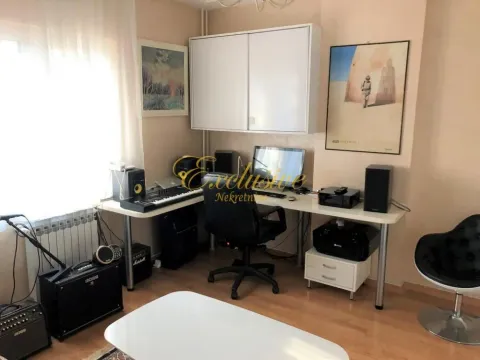 Sale, house, 365m², Banovo Brdo, Beograd - image 11