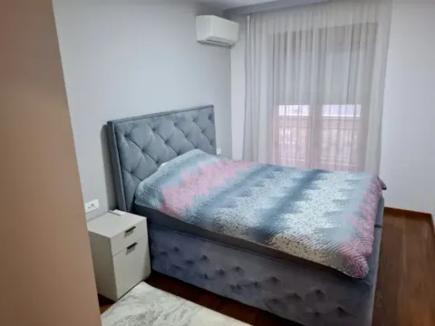 Izdavanje, jednosoban stan, 50m², City Kvart, Podgorica - image 2