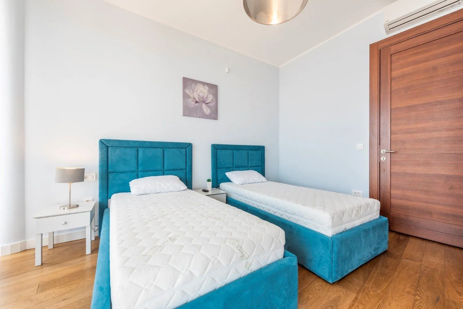 Sale, three bedroom apartment, 182m², Skočiđevojka, Budva