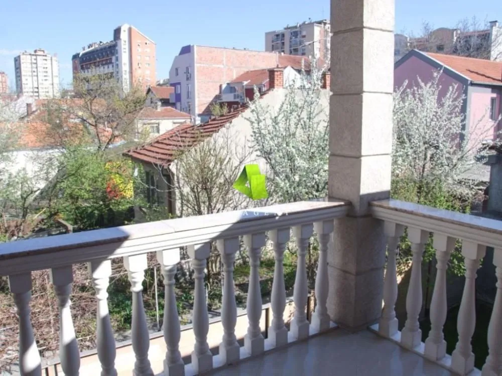 Rent, office space, 100m², Palilula, Niš