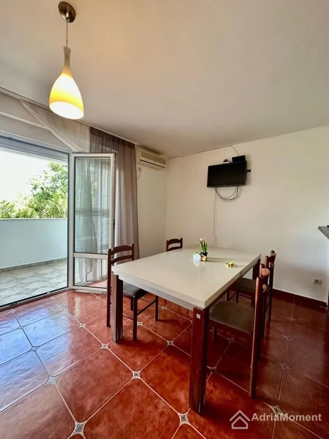 Prodaja, trosoban stan, 90m², Petrovac, Budva