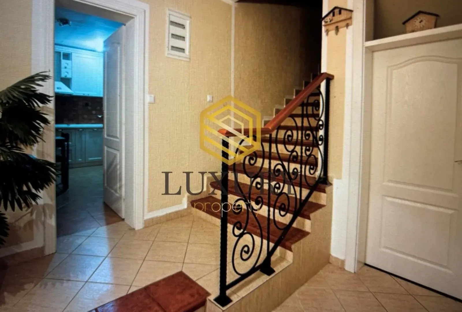 Rent, house, 200m², Donja Gorica, Podgorica