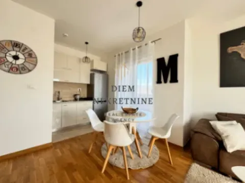 Izdavanje, jednosoban stan, 50m², City Kej, Podgorica - image 3