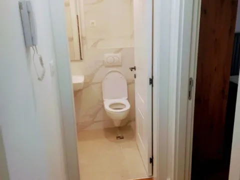 Izdavanje, jednosoban stan, 46m², Stari Aerodrom, Podgorica - image 8