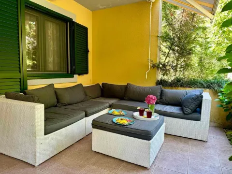 Izdavanje, kuća, 176m², Lastva Grbaljska, Kotor - image 6