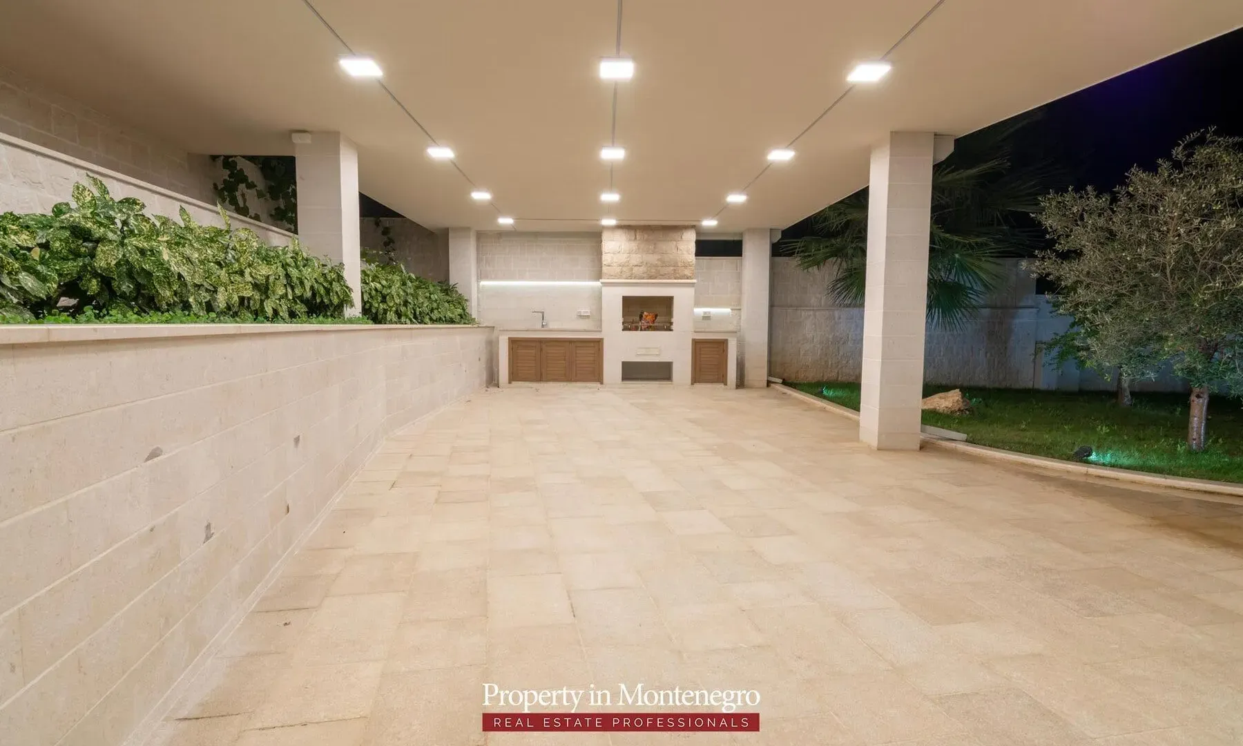 Sale, house, 400m², Bečići, Budva