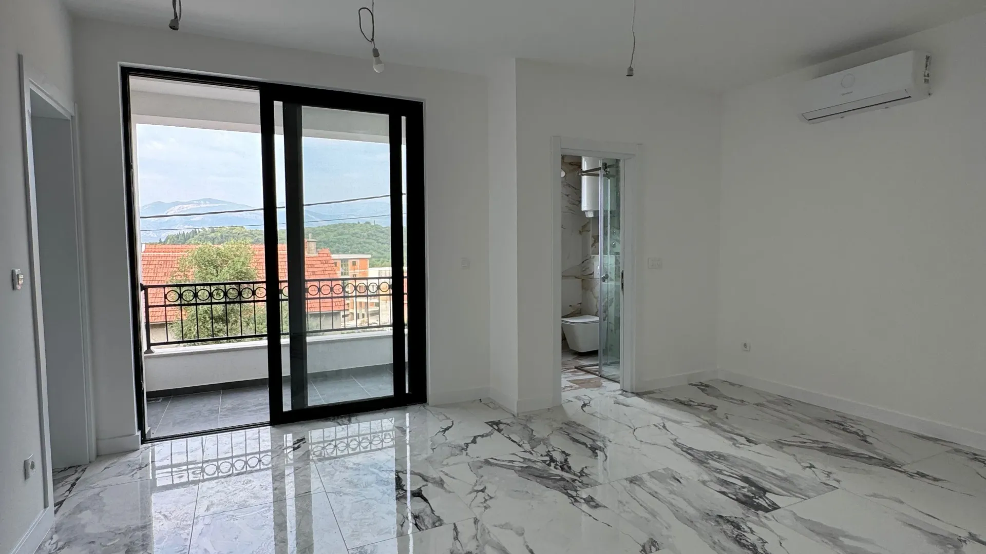 Prodaja, dvosoban stan, 54m², Radovići, Tivat