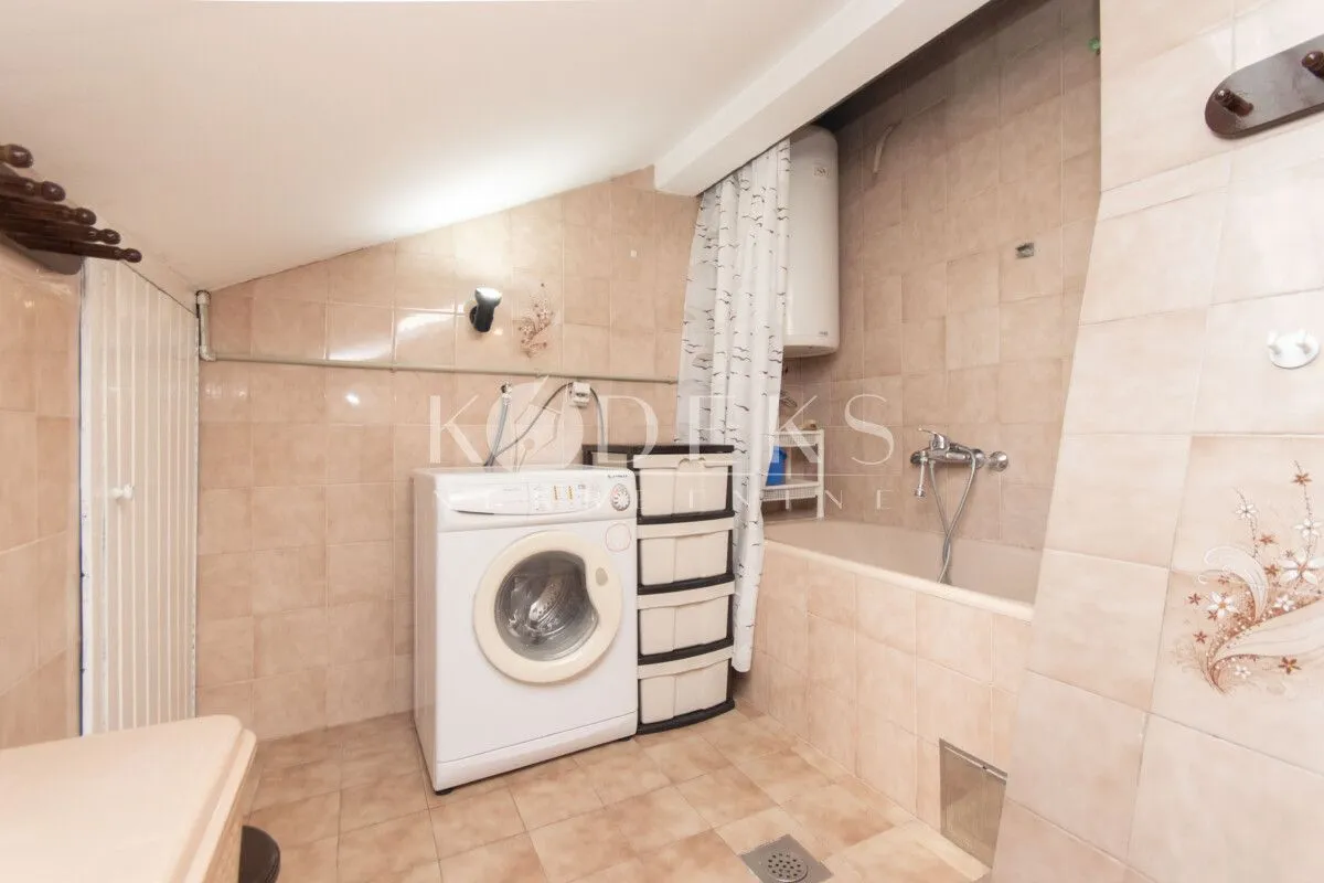 Izdavanje, trosoban stan, 56m², Centar, Podgorica